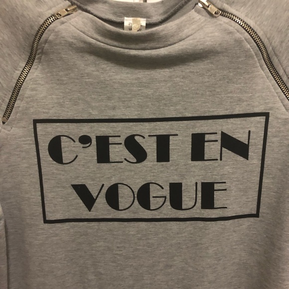 👄 Vogue Zippered Sweatshirt 💋 Size L - Picture 2 of 4